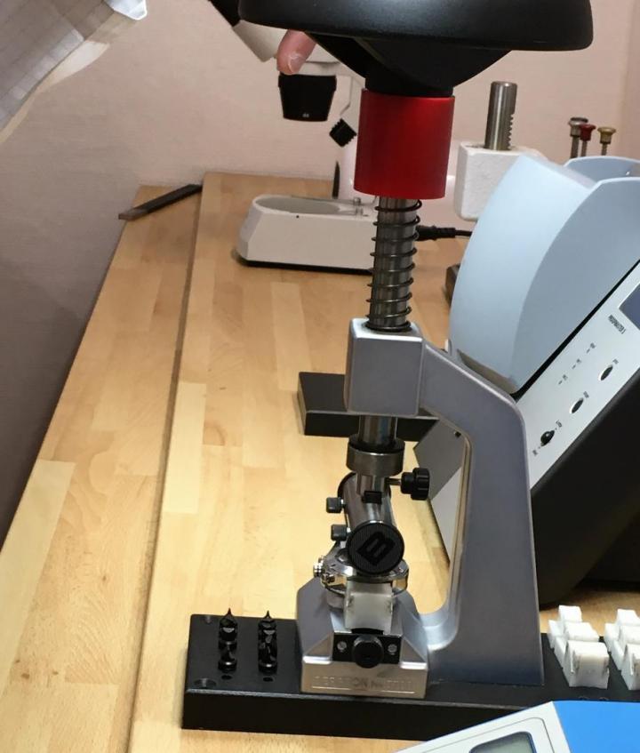 Rendez-vous dans notre atelier d’horlogerie pour réparer  votre montre